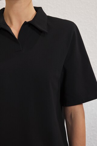 Trendyol - Camiseta en negro