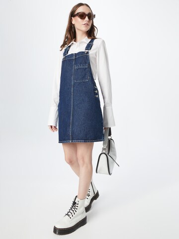 Gonna con pettorina 'Effie' di Dr. Denim in blu