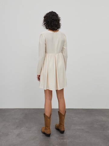 Robe 'Whitney' EDITED en beige