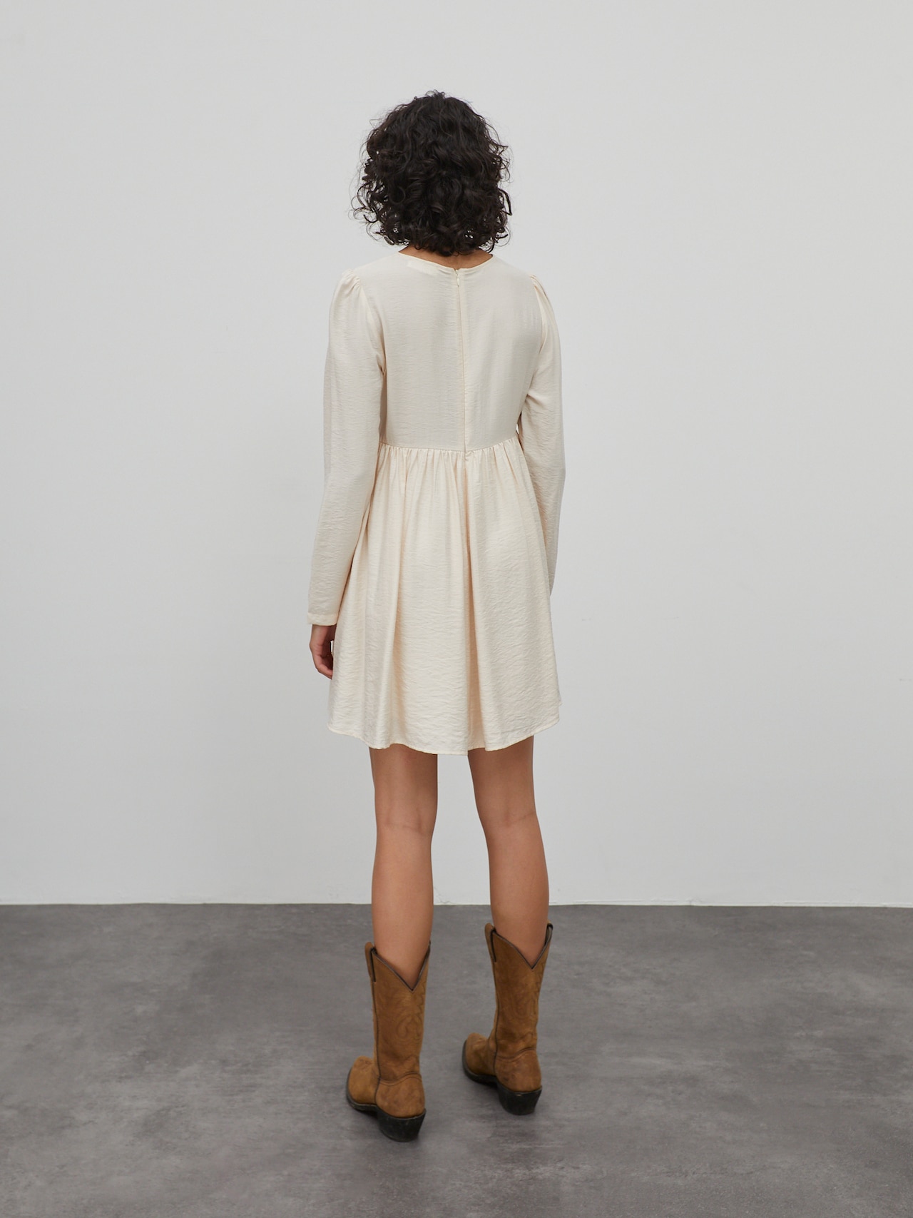 EDITED Producten Jurk 'Whitney' Beige