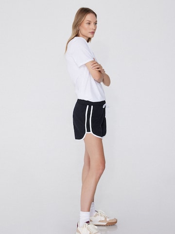 Tezenis Regular Pants in Black