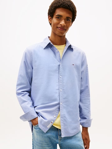 Tommy Jeans Klasický střih Košile – modrá: přední strana