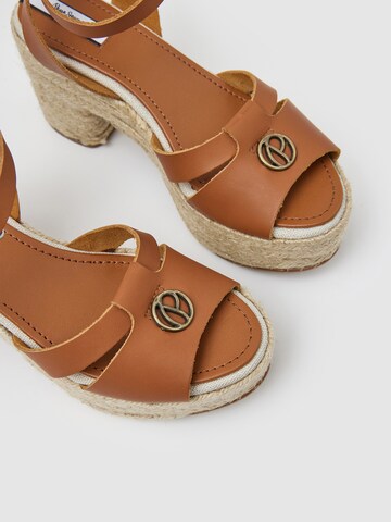 Pepe Jeans Sandals 'Taffy Day' in Brown