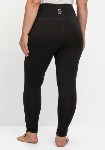 SHEEGO Skinny Leggingsit värissä harmaa