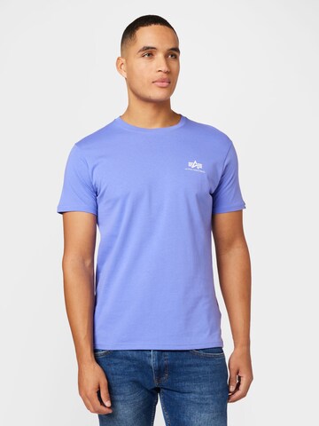 Coupe regular T-Shirt ALPHA INDUSTRIES en violet : devant