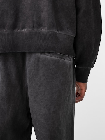 Bershka Collegetakki värissä musta