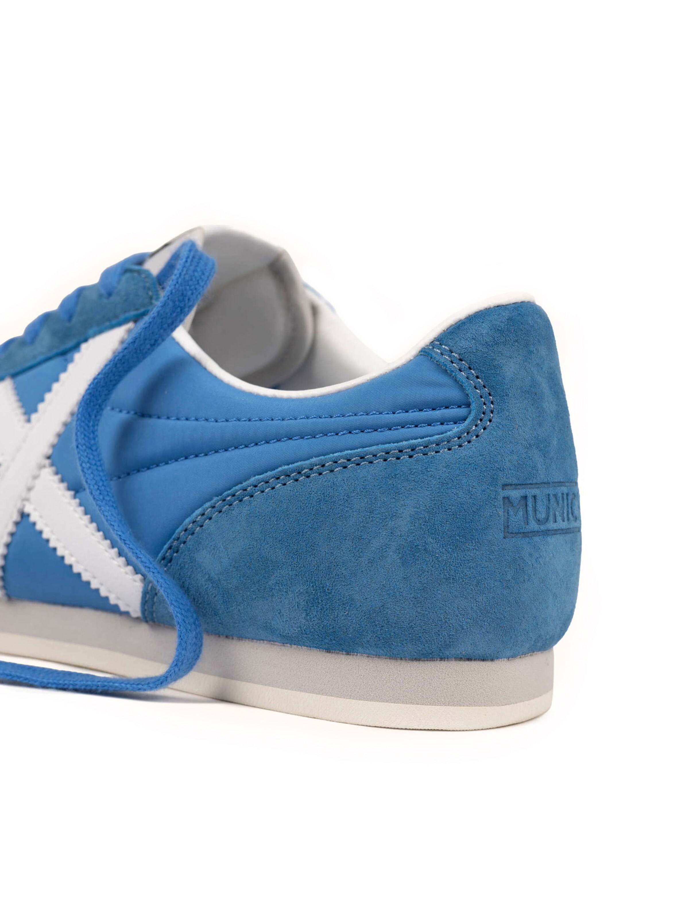 MUNICH Låg sneaker 'Stereo' i blå
