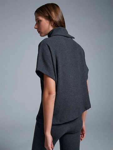 Dilvin Blouse in Grey