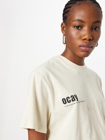 Ocay - Camiseta en blanco