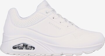 Baskets basses 'Uno Stand On Air' SKECHERS en blanc