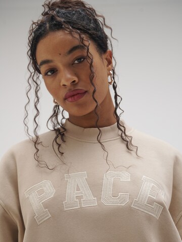 Pacemaker Sweatshirt 'Karim' in Beige