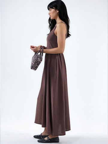 Busem - Vestido em castanho