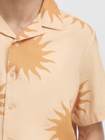 !Solid - Ajuste confortable Camisa 'SDPargav' en naranja