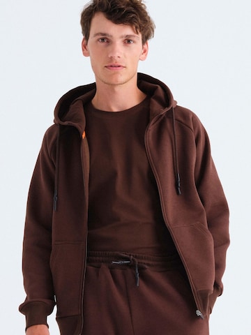 Rockupy Sweatshirt 'Chris'‌‌‌‌‌‌‌‌‌ in Braun