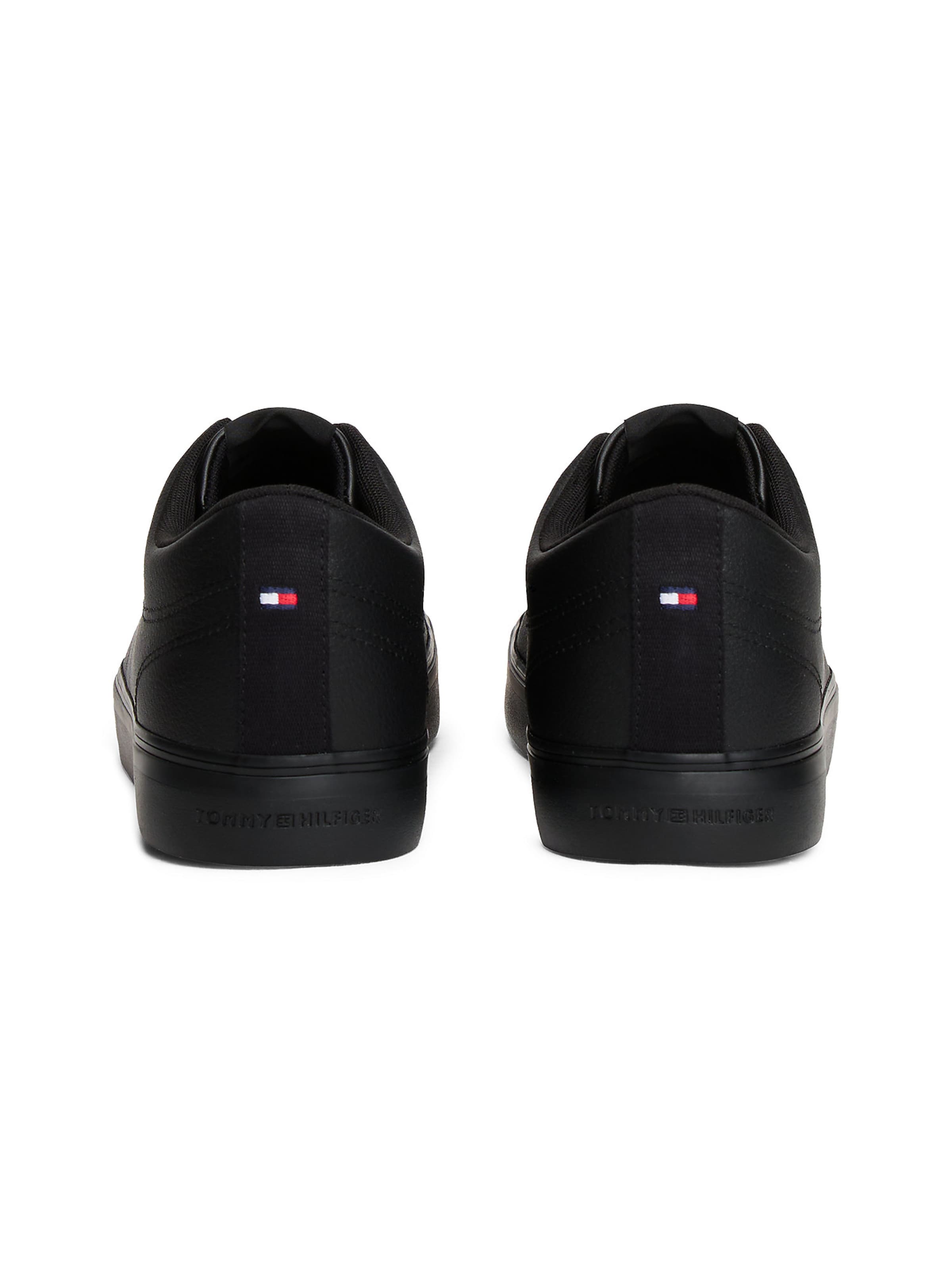 Baskets basses TOMMY HILFIGER en noir