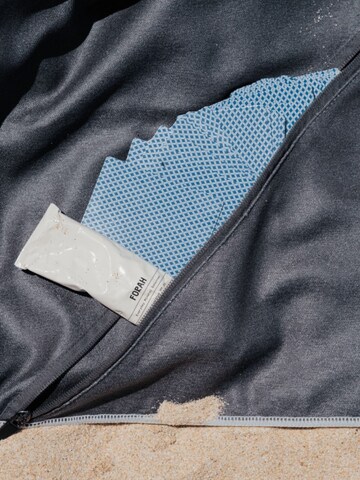 Serviette de plage 'Do Not Disturb' woodsandwaves en bleu