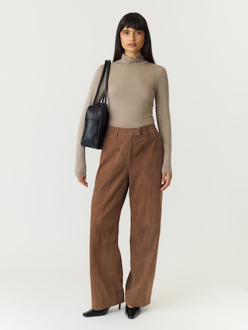 YAS Loosefit Broek 'YASLeura' in Bruin