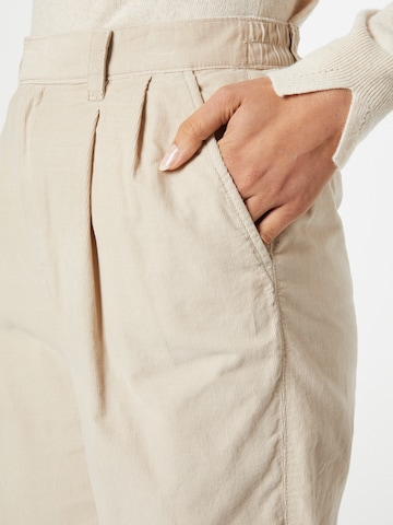 Loosefit Pantaloni con pieghe di GAP in grigio