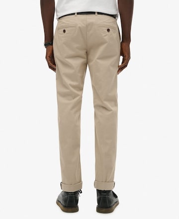 Regular Pantalon chino 'Premium' Superdry en marron