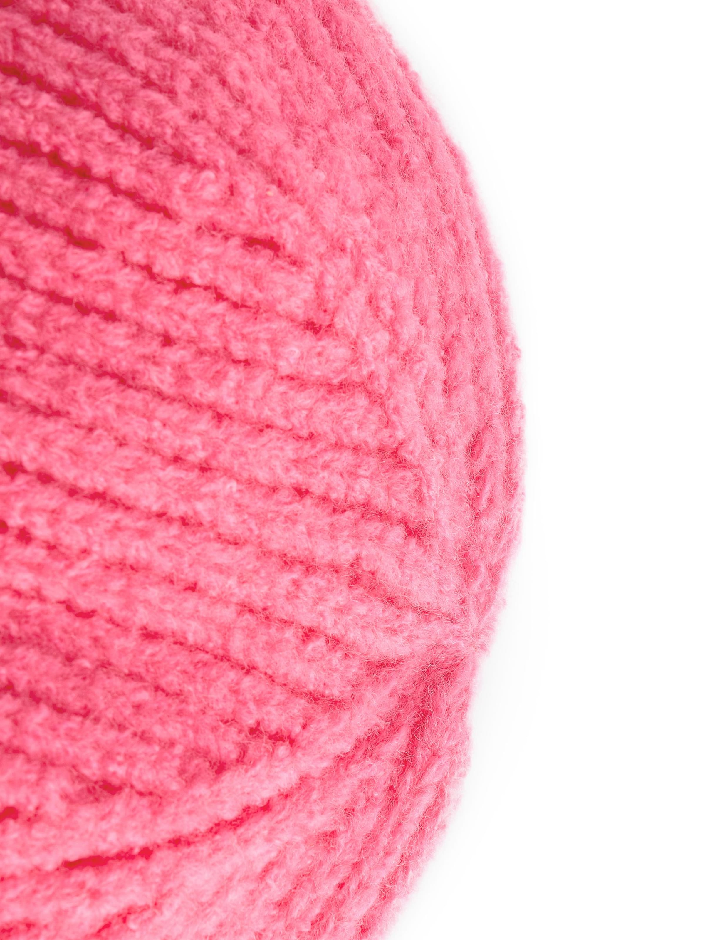 Next Beanie in Pink