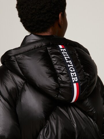 TOMMY HILFIGER Jacke in Schwarz