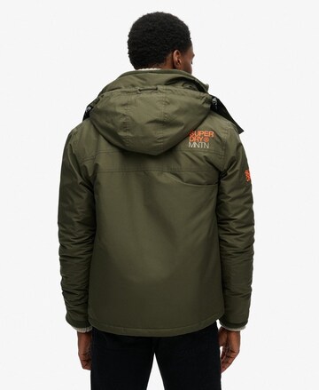 Veste mi-saison 'Mountain' Superdry en vert