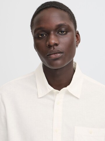 BLEND - Ajuste regular Camisa ' BHBAY LINEN ' en blanco
