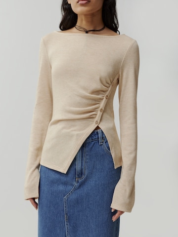 EDITED Sweater 'Yesenia' in Beige: front