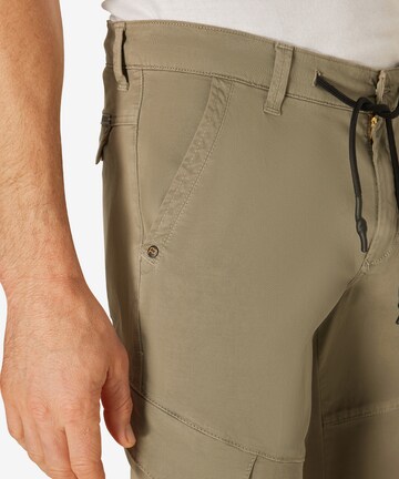 PIONEER Tapered Cargo Pants in Brown