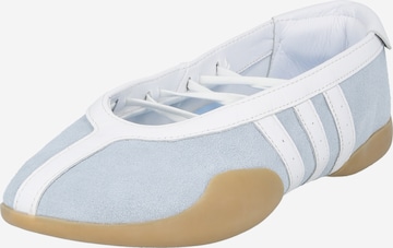 ADIDAS ORIGINALS - Bailarinas con hebilla 'TAEKWONDO MEI' en azul: frente