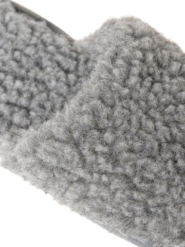 Gottstein Slipper 'Curly Wool' in Grey