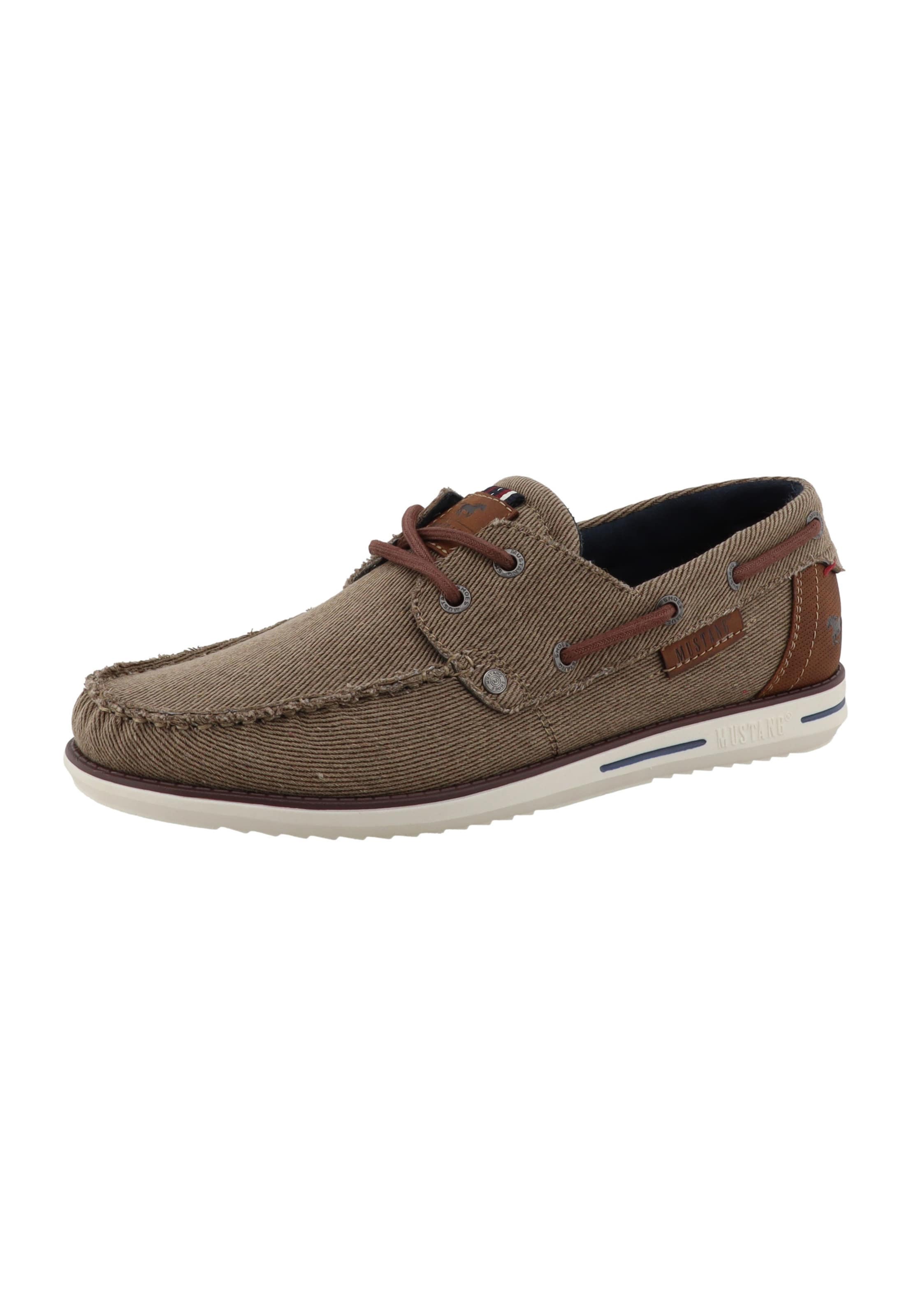 MUSTANG Moccasin in Brown: front