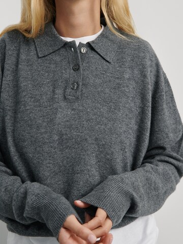 ABOUT YOU x Marie von Behrens Sweater 'Claude' in Grey