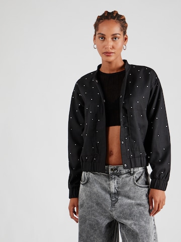PIECES Between-Season Jacket 'RINNIE' in Black: front