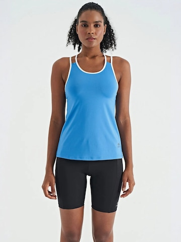 Haut de sport Tommy Life en bleu : devant
