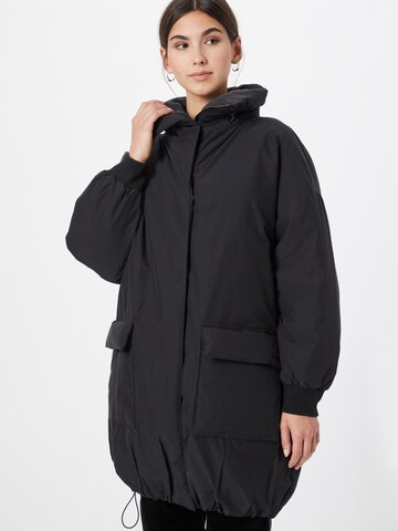 LEVI'S ® Übergangsjacke 'Momo Rvs Down Pillowpuff' in Schwarz: Vorderseite