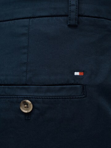 TOMMY HILFIGER Обычный Брюки-чинос в Синий