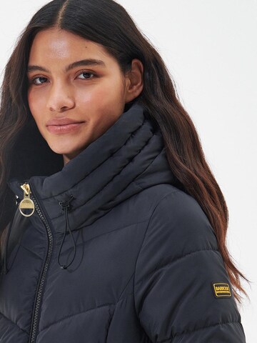 Barbour International Wintermantel in Zwart