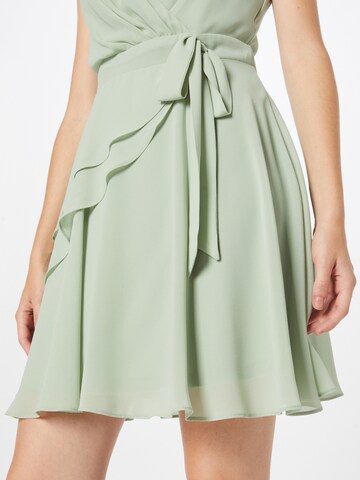 TFNC - Vestido 'Rhea' en verde