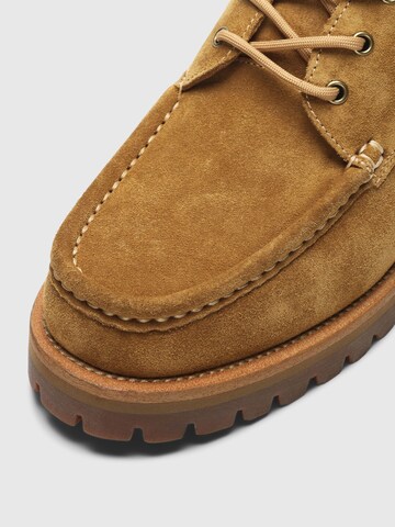 SELECTED - Zapatos con cordón en marrón