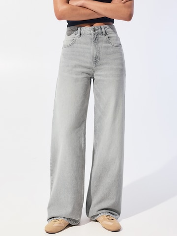 Wide leg Jeans di Pull&Bear in grigio: frontale