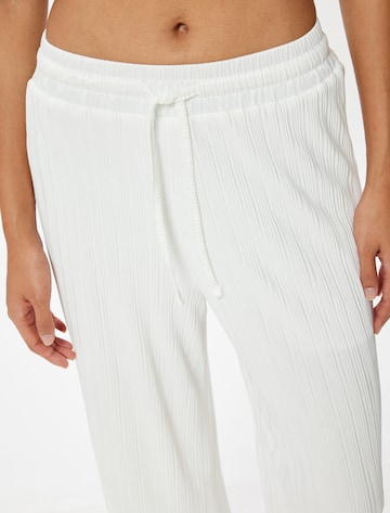 Koton Regular Hose in Weiß