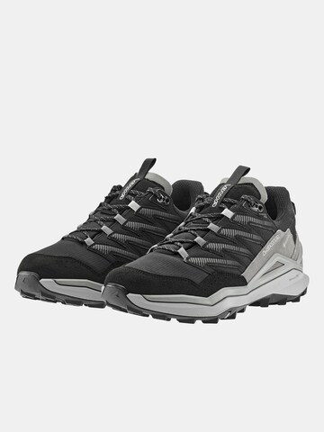 LOWA Outdoorshuh 'Maddox Pro' in Schwarz