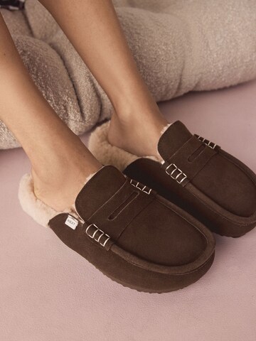 Pantoufle Next en marron