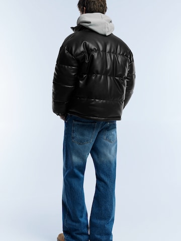 Pull&Bear Zimska jakna | črna barva