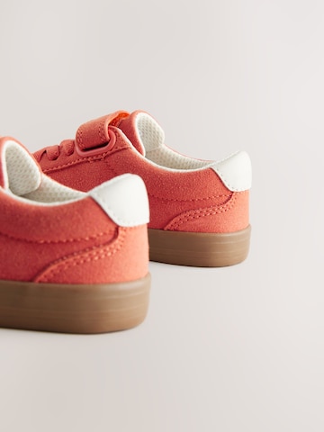 Next Sneaker in Rot