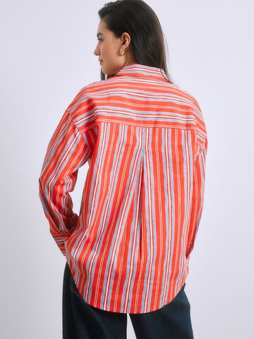 Next Pluus, värv punane