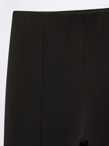 Regular Pantalon à plis MANGO en noir