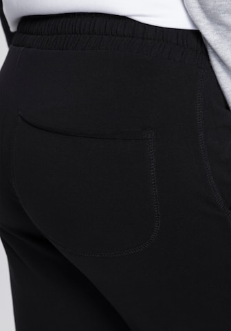 KangaROOS Tapered Pants in Black