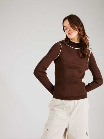 TOPSHOP Sweater in Brown: front